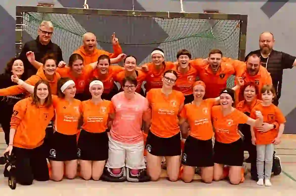 hockeydamen-mannschaftsbild Hockey-Damen des Post SV Chemnitz Meister Halle 2025-26